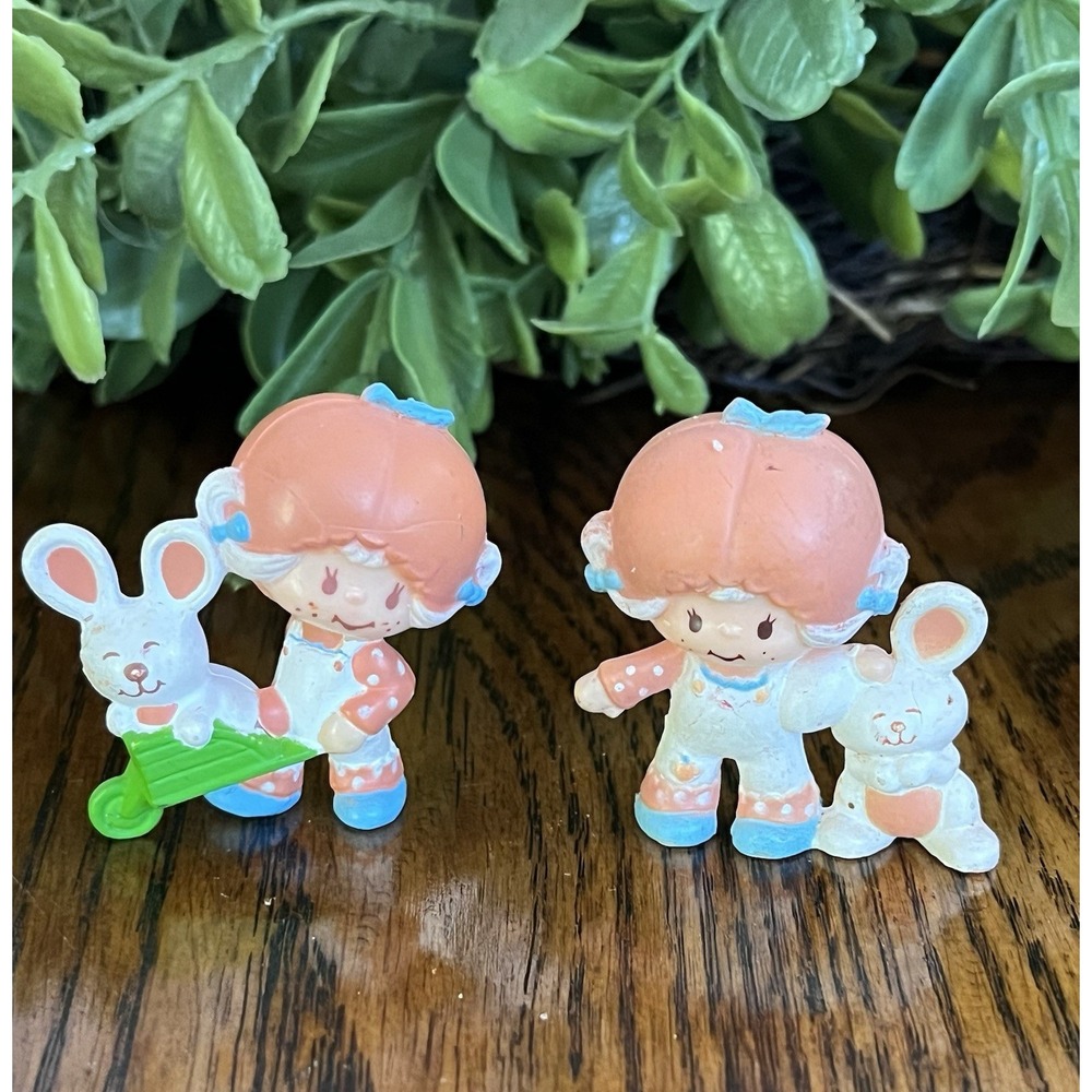 Lot Of 2 Vintage Strawberry Shortcake Apricot & Hopsalot PVC Figures